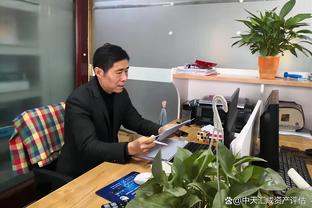 皇马更衣室黑板提醒球员不要受伤：要非常小心，国家队只是友谊赛